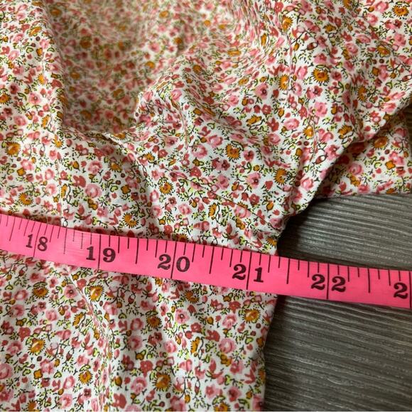 Pomander Place by Tuckernuck Floral Smocked
Modoc Blouse sz M - Picture 9 of 9